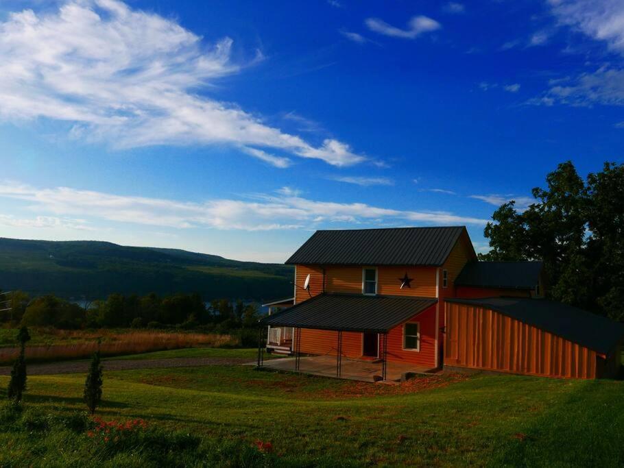 Vineyard Farmhouse With Hot Tub & Lake Views ハモンズポート エクステリア 写真