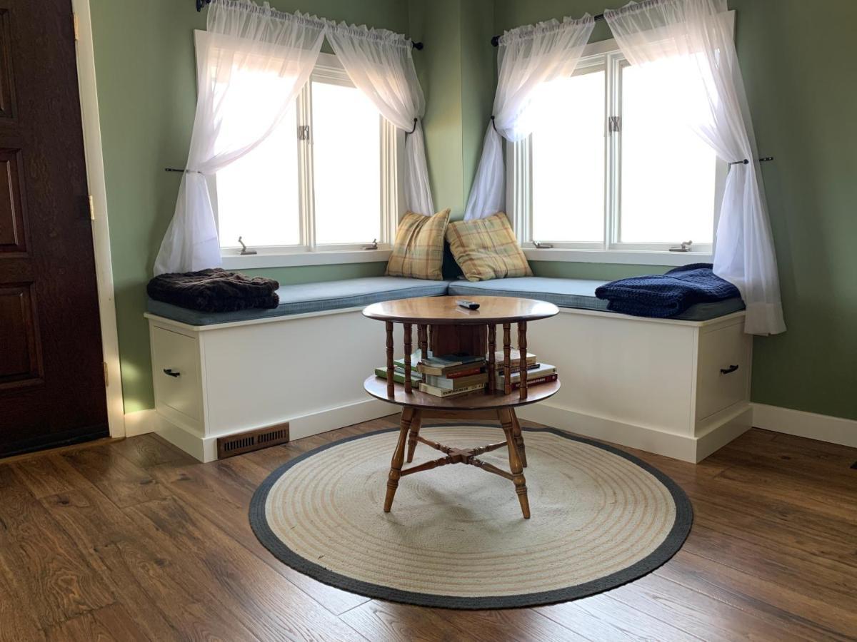 Vineyard Farmhouse With Hot Tub & Lake Views ハモンズポート エクステリア 写真